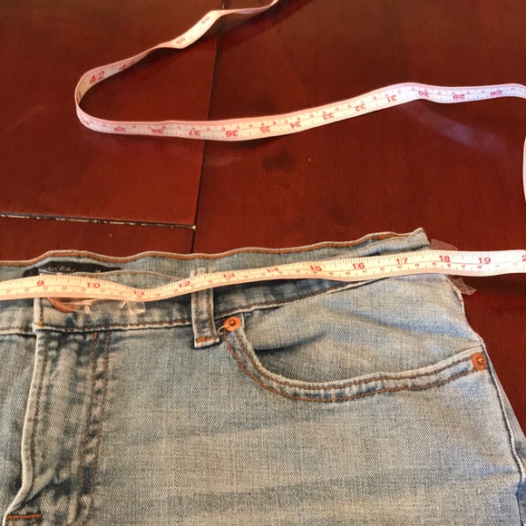 Lucky Brand Distressed Jeans - Picture 3 of 8